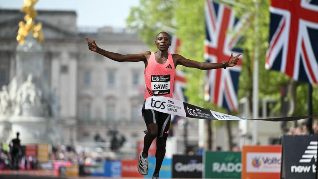 Athlètes professionnels du marathon en pleine course