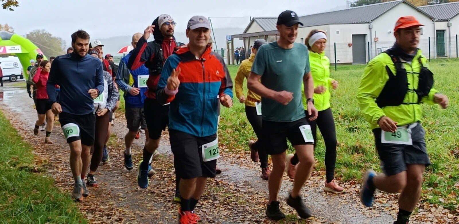 Coureurs amateurs et confirmés ensemble au marathon
